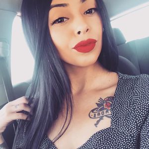 Meet your Posher, Corina